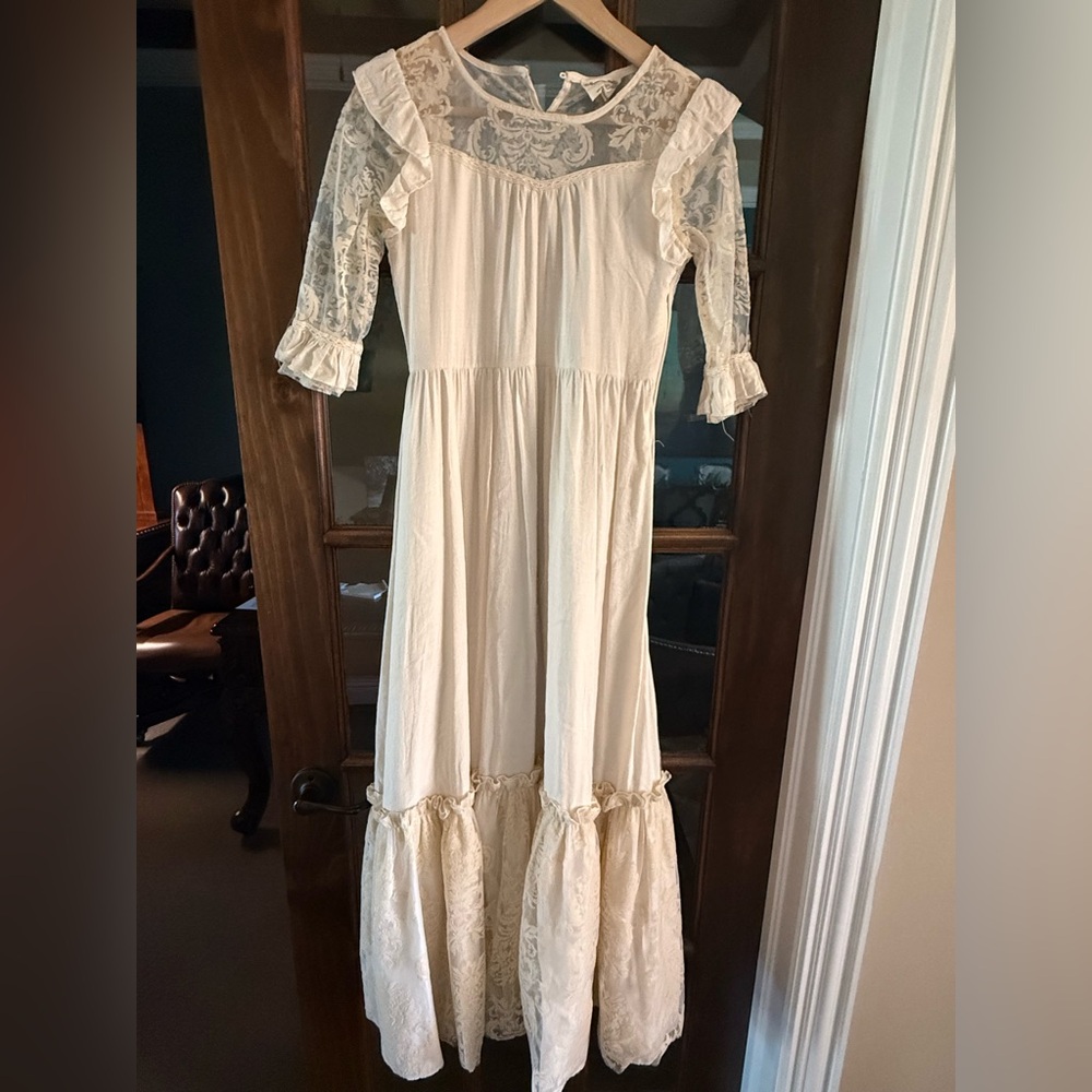 Elegant Cream Lace Kids Formal Dress